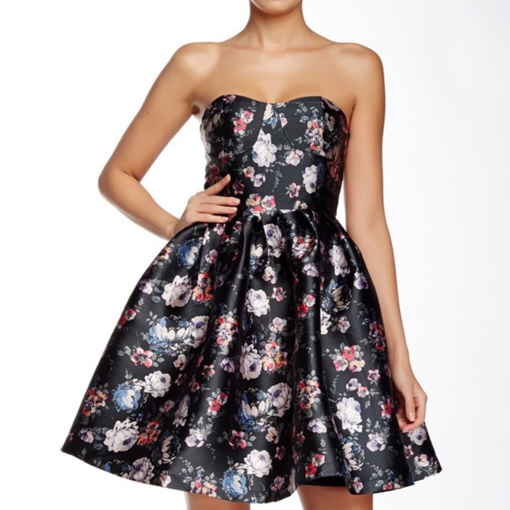 Gracia party floral strapless dress